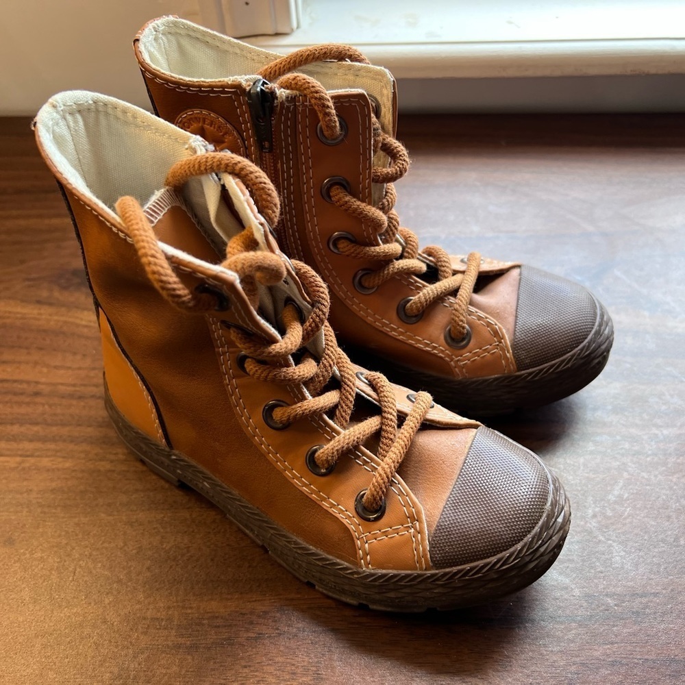 Converse Tan Brown Leather Size 11 kids